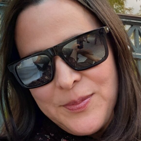 Meet your Posher, Liza - Picture 1 of 1